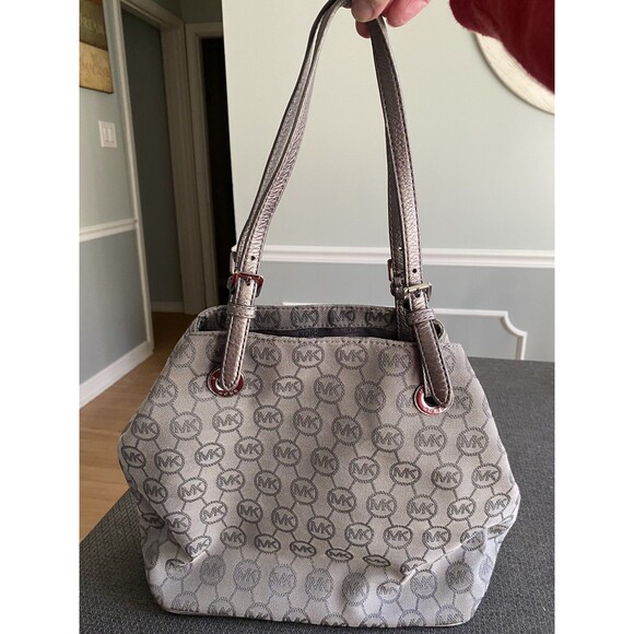 Michael Kors Jet Set Gray Signature Jacquard Handbag Tote Purse - Picture 1 of 10
